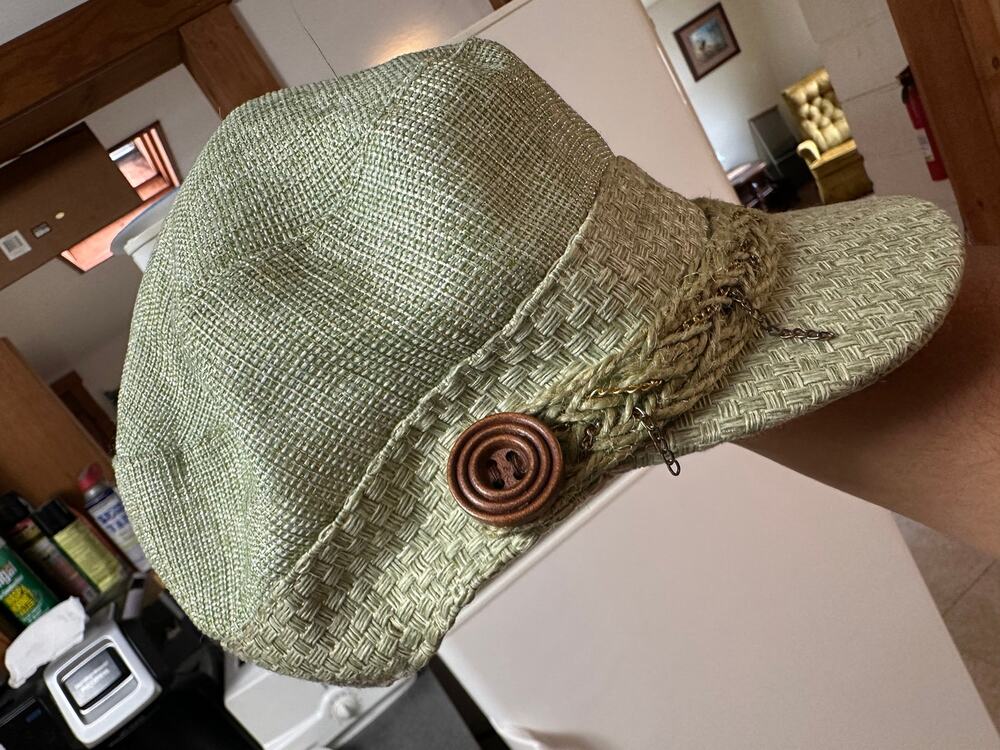 D&Y Elastafit Sage Green Woven Tweed Newsboy Hat Wood Button Accents Cabbie Cap